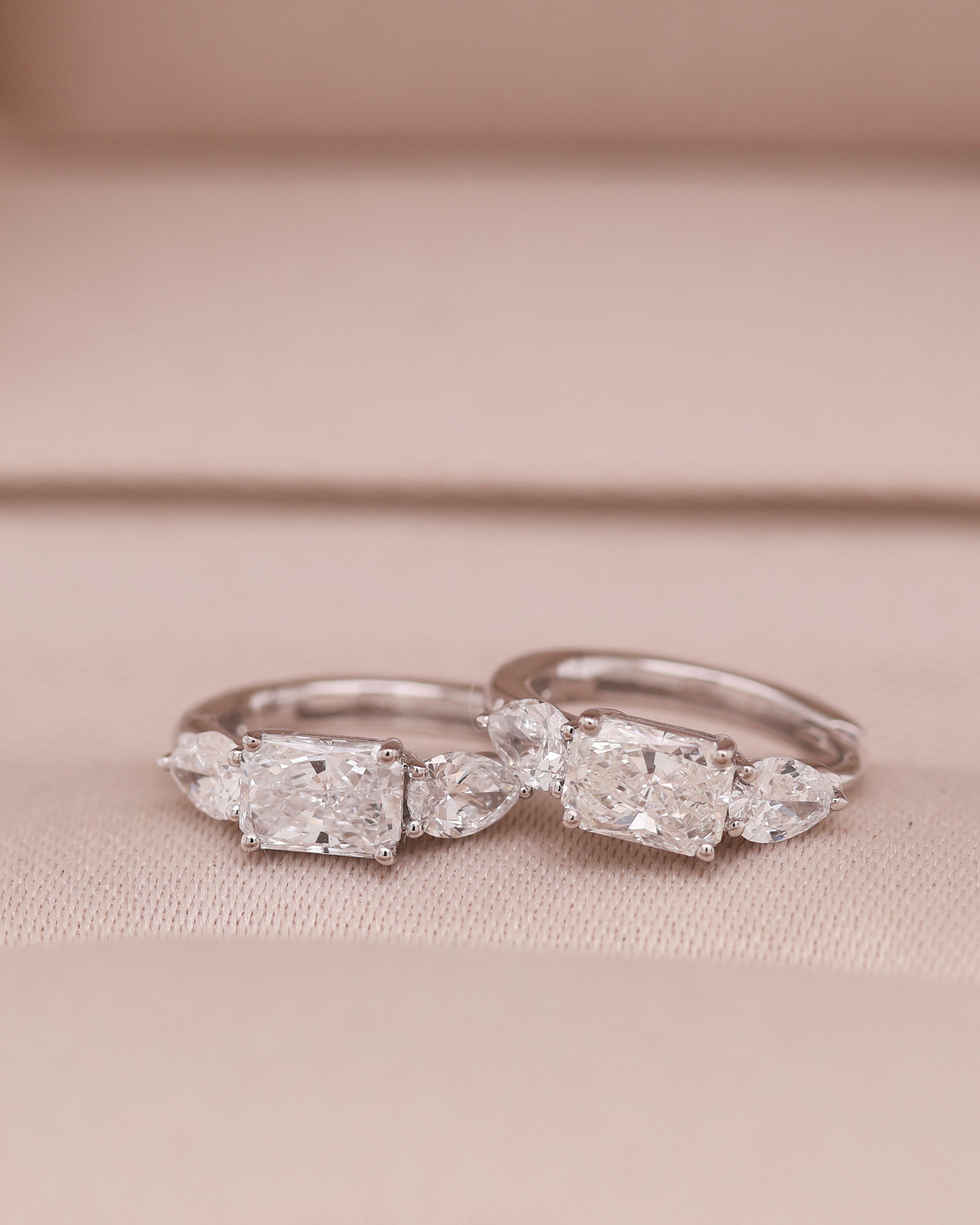 White Gold 10K Diamond Earring