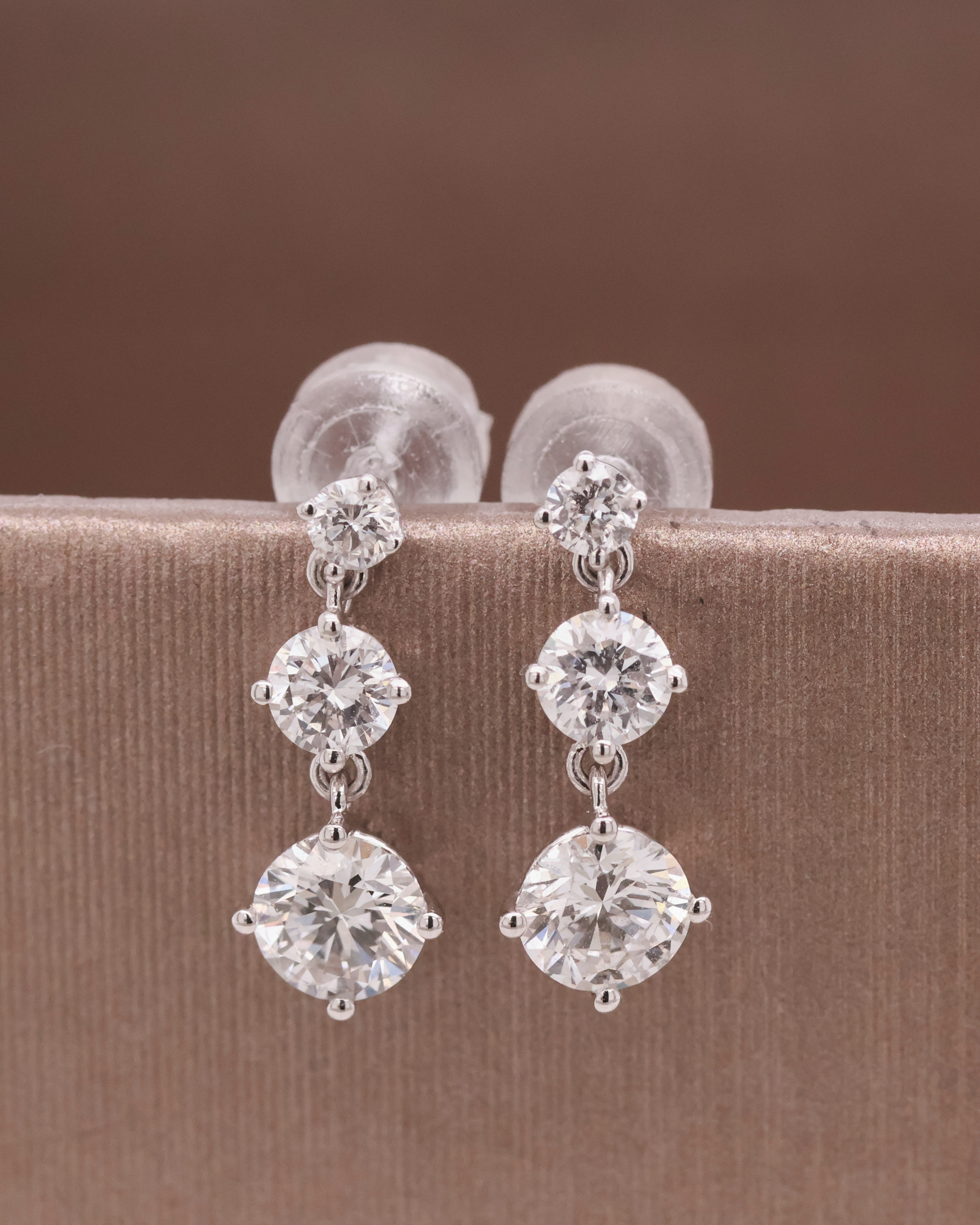 White Gold 14K Diamond Earring