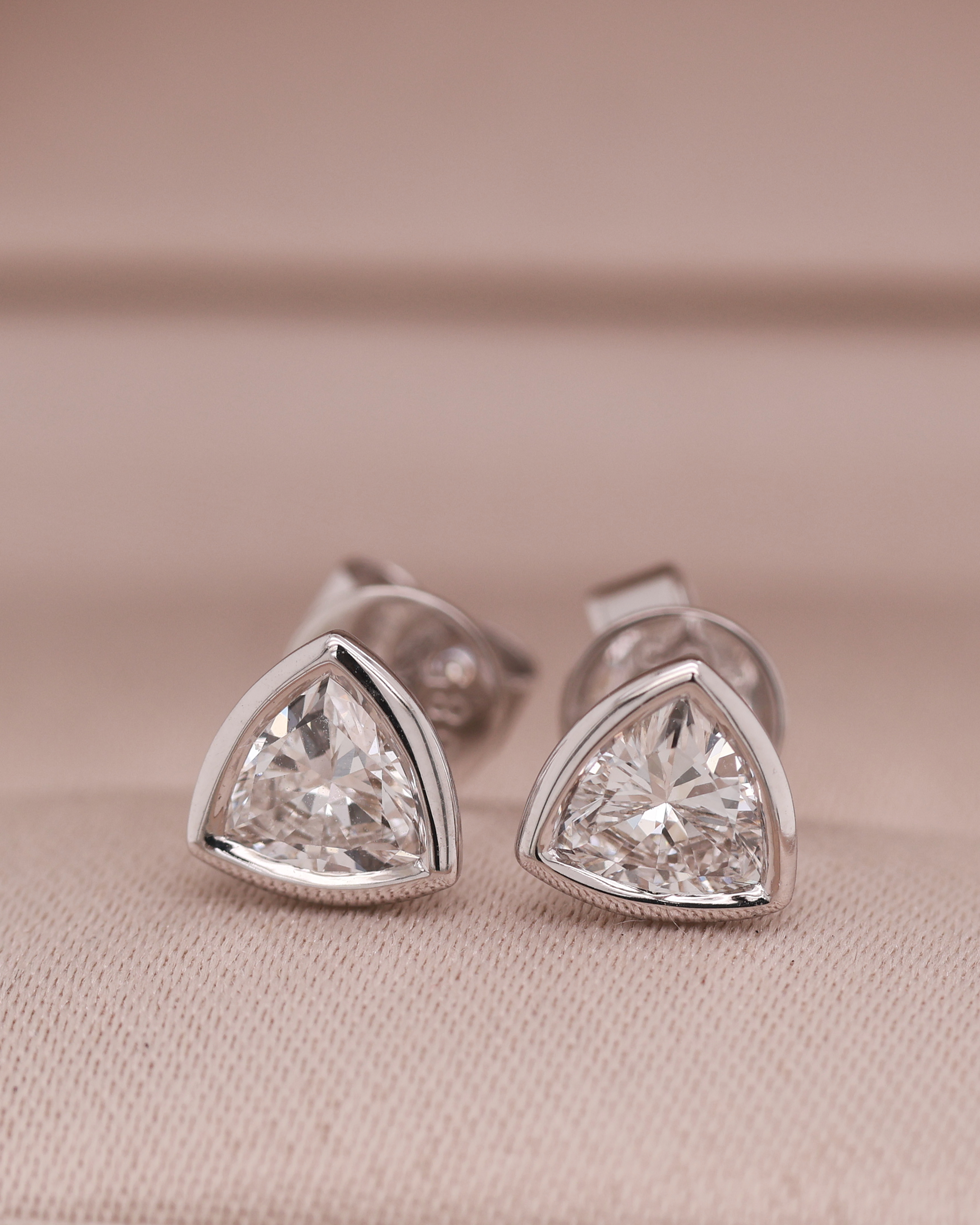 White Gold 14K Diamond Earring