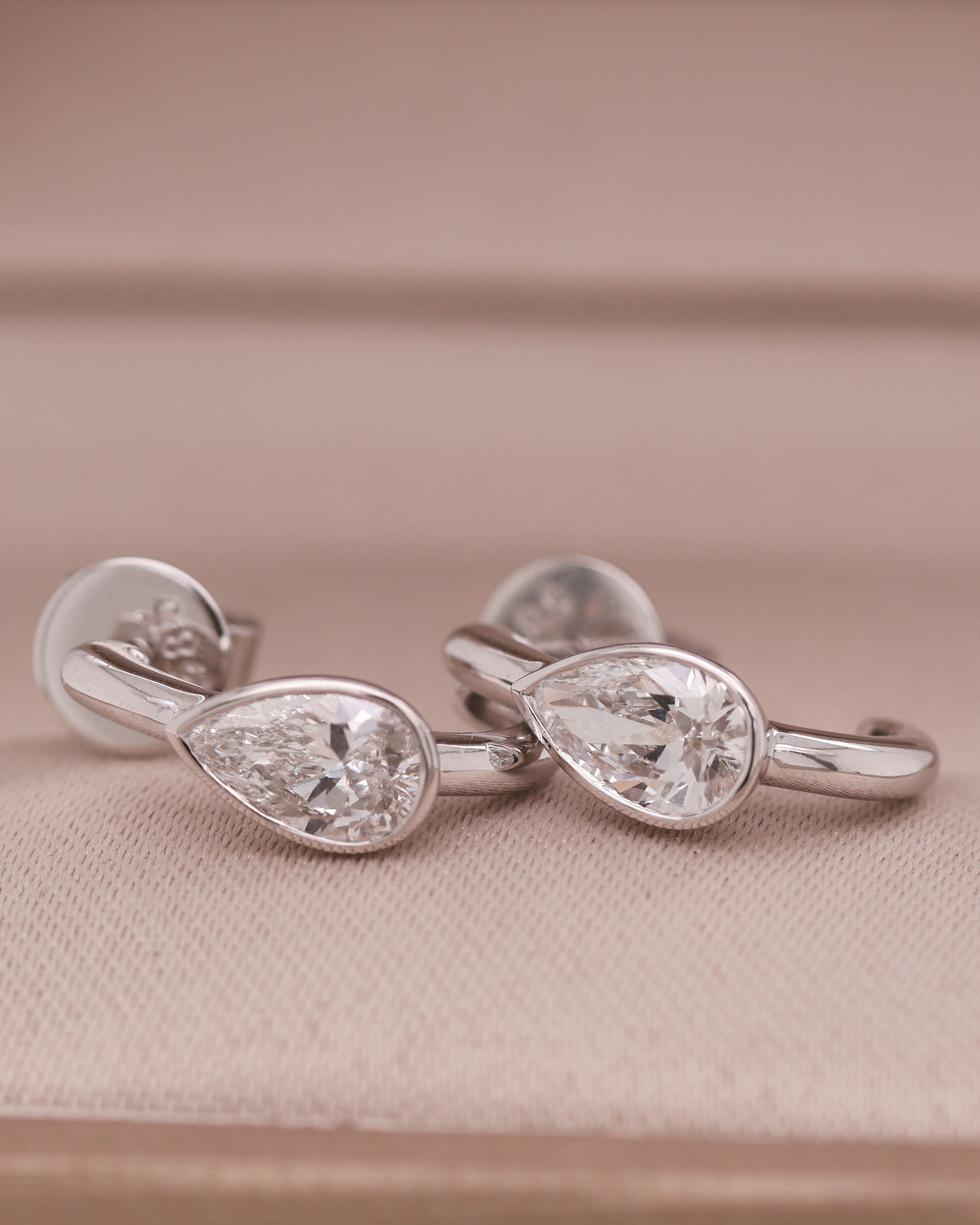 White Gold 14K Diamond Earring