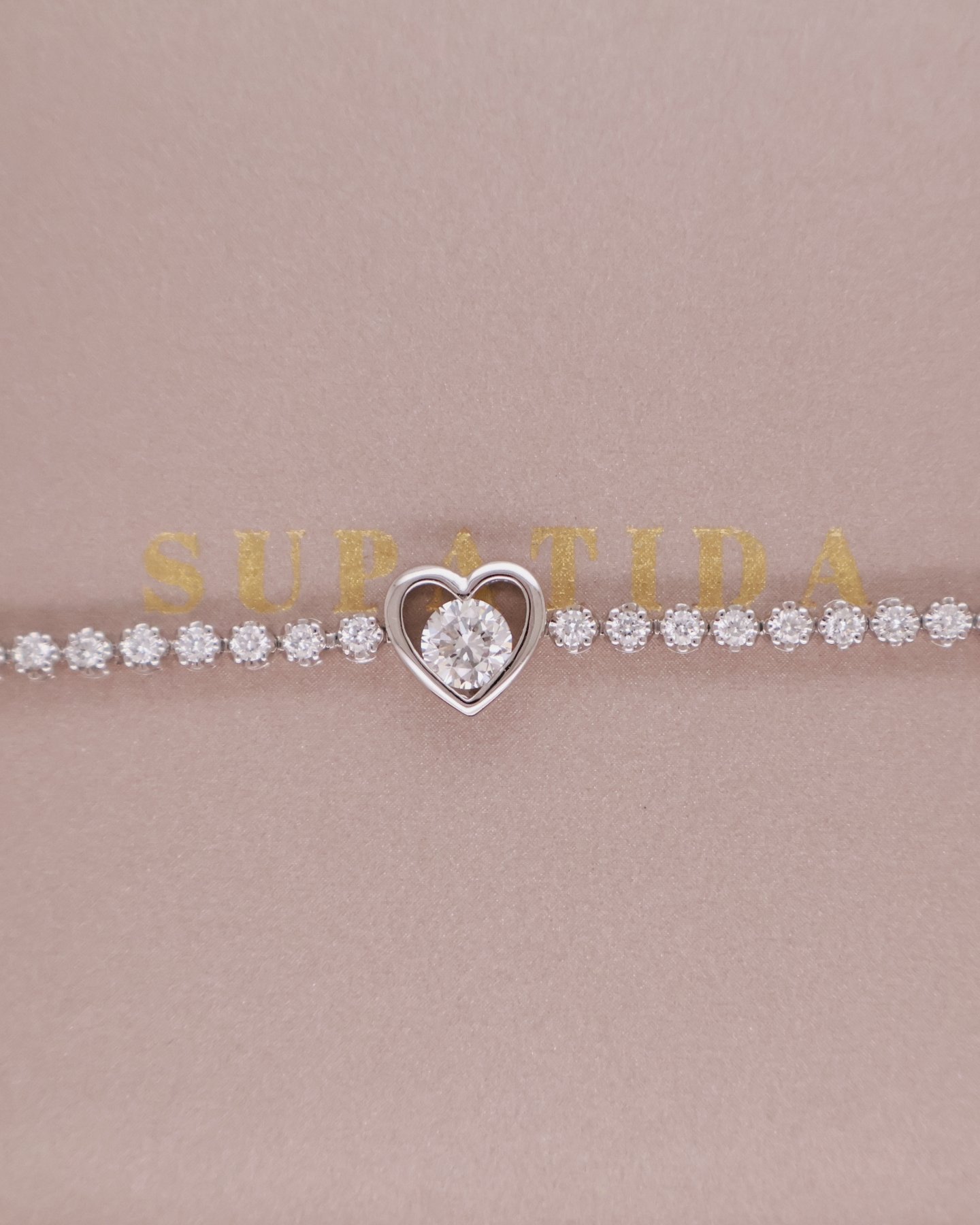 White gold 10k Heart Bracelet