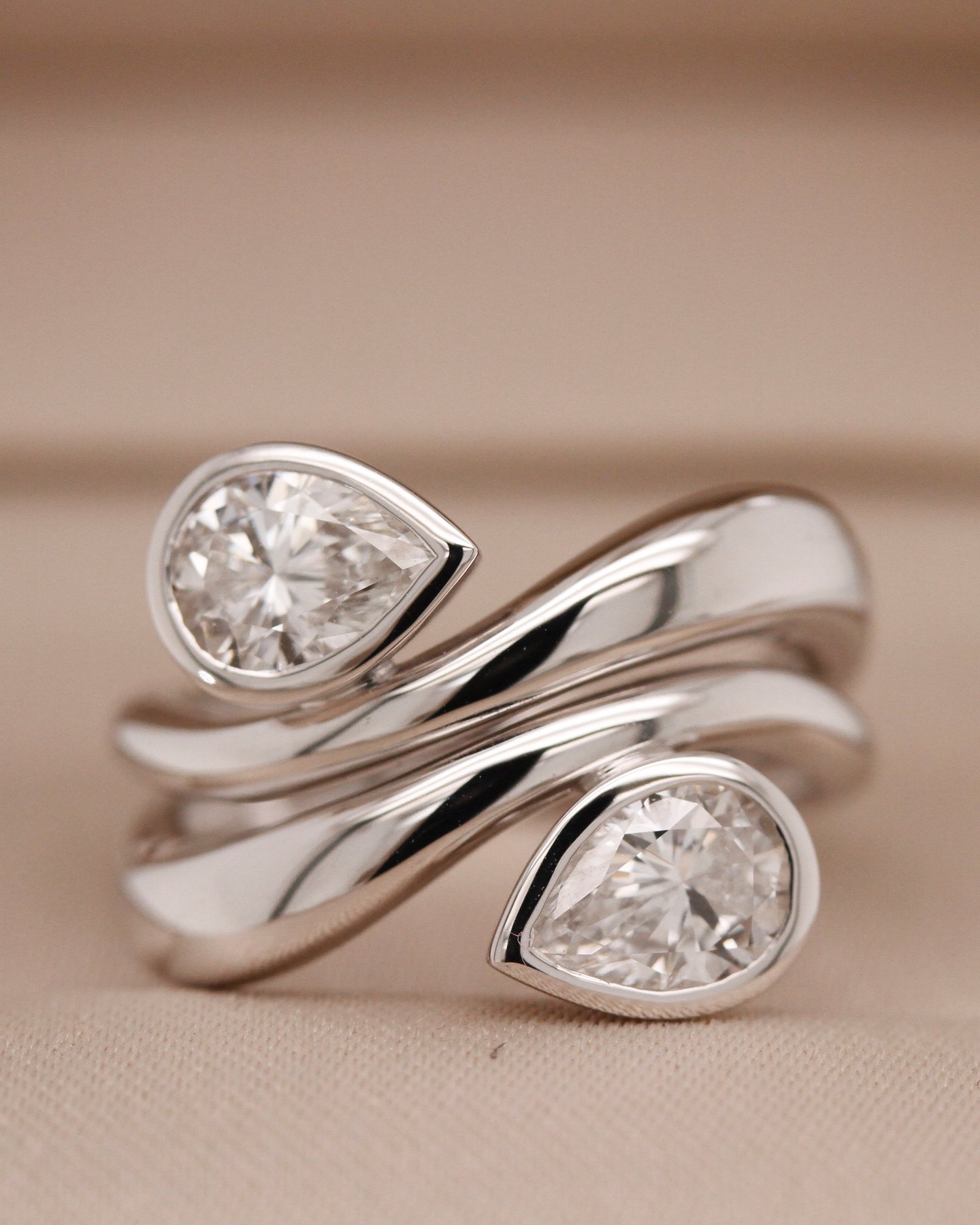 White gold 10k Chunky Pear