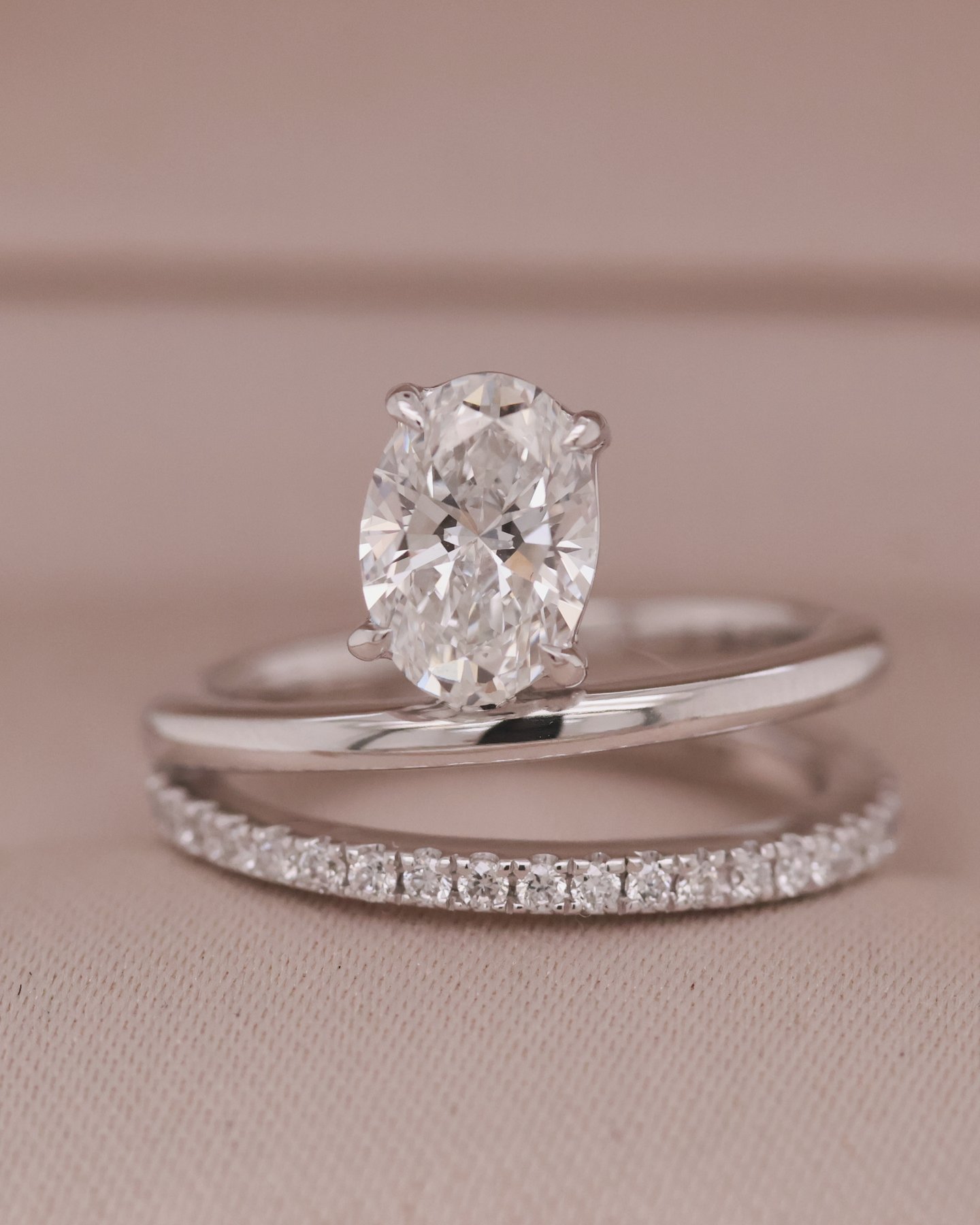 White gold 18k Oval Double Band