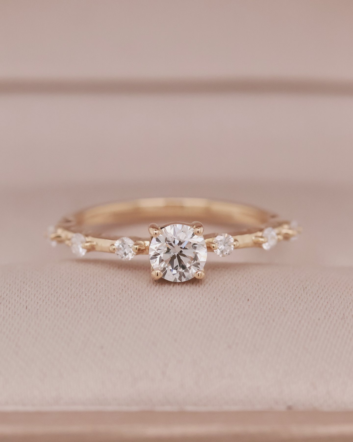 Vanilla gold 18k MINI 0.30 ct with Polka dot