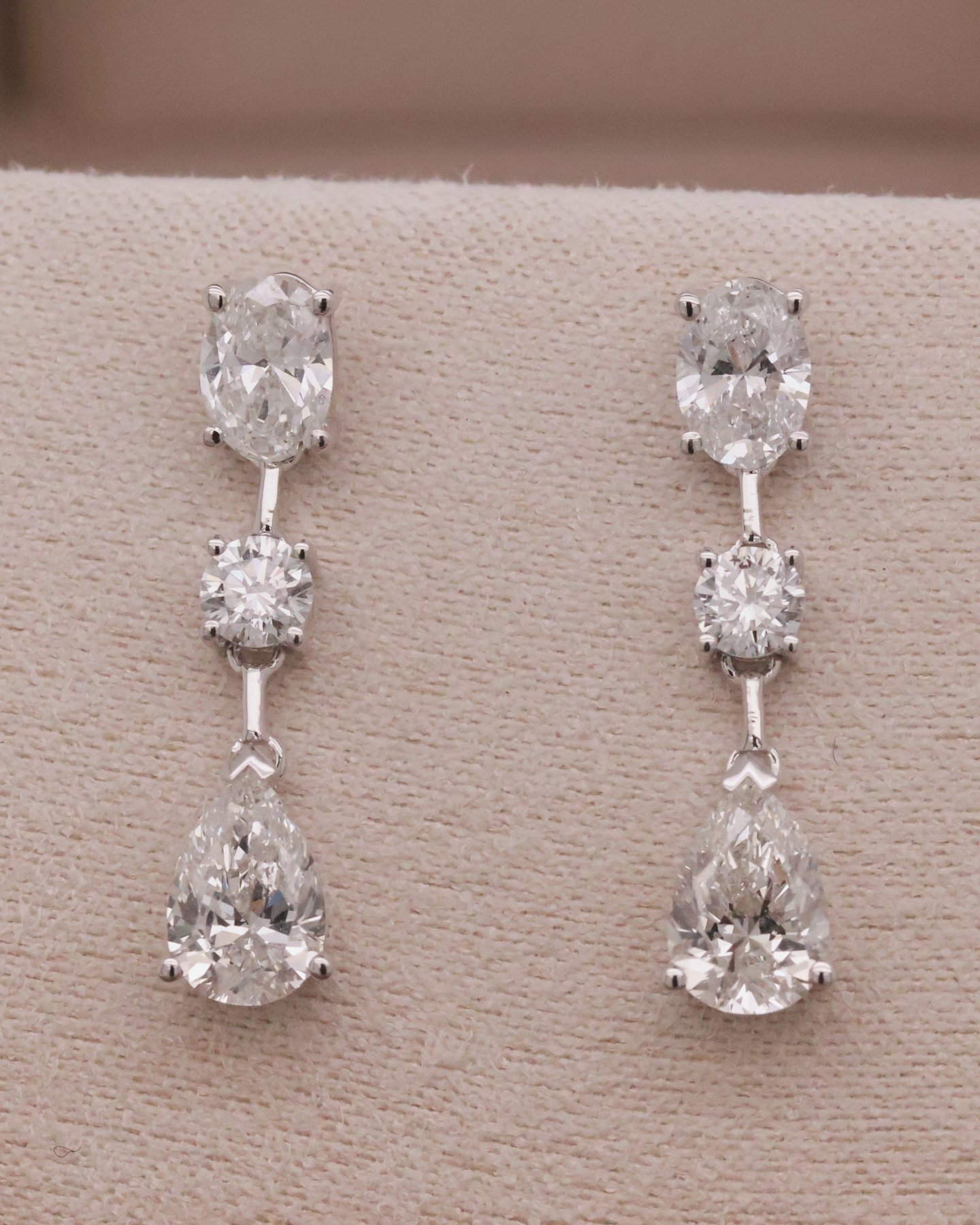 White gold 10k Mix Shapes Dangling