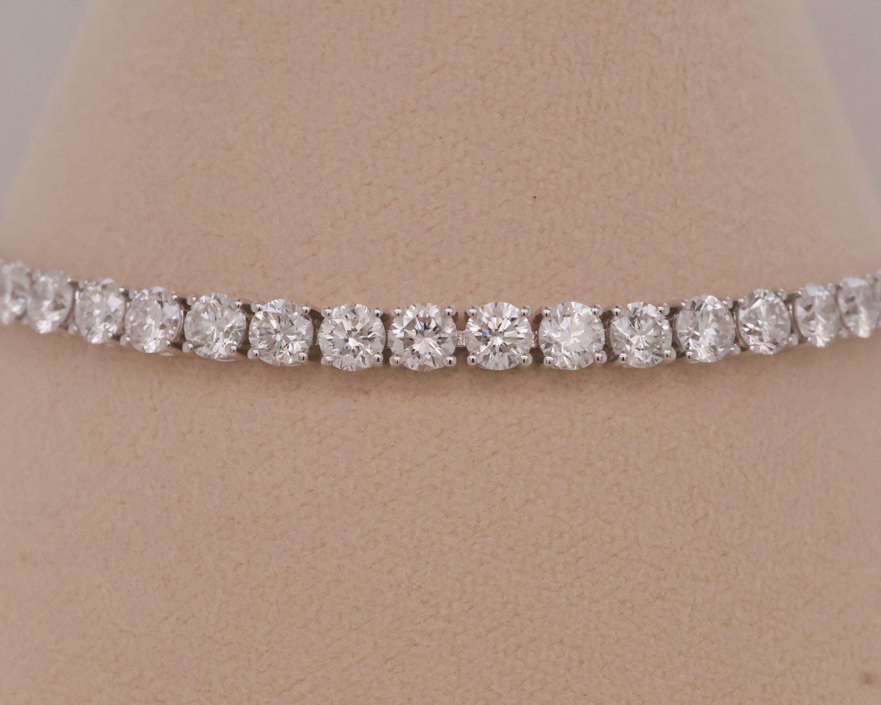White Gold 10k Tennis Bracelet (8.78 ct)